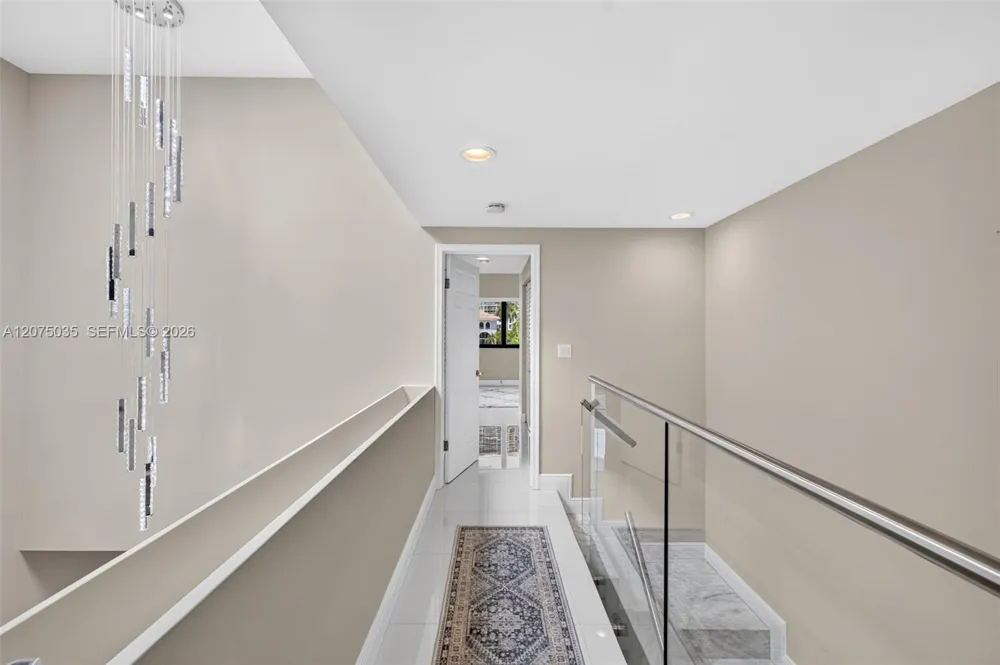 203 Poinciana Dr #103 Sunny Isles Beach, FL 33160