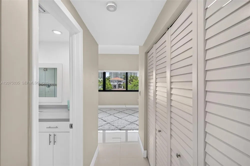 203 Poinciana Dr #103 Sunny Isles Beach, FL 33160