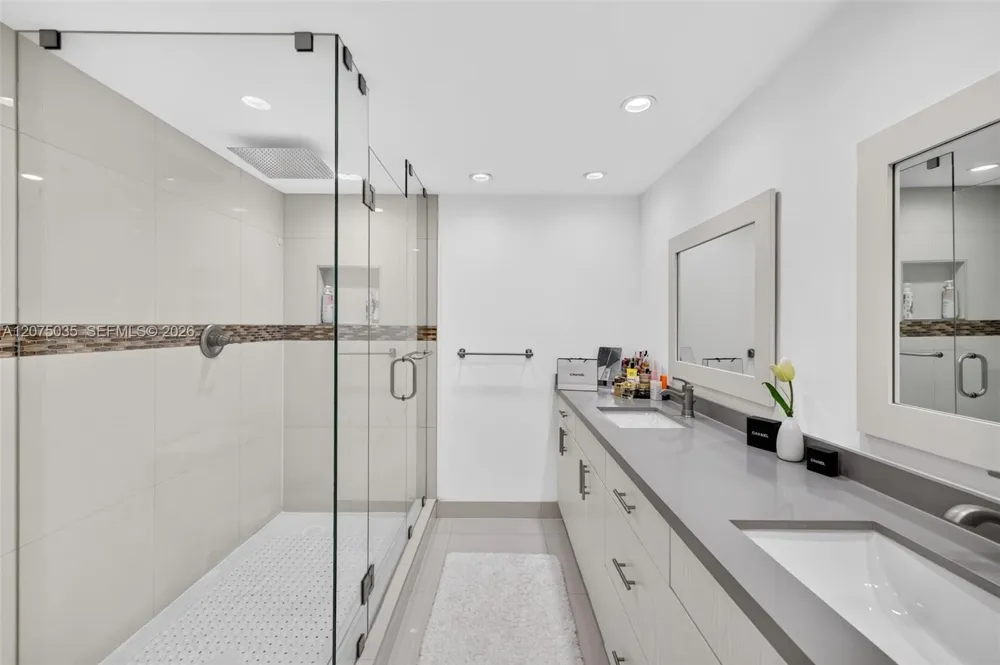 203 Poinciana Dr #103 Sunny Isles Beach, FL 33160