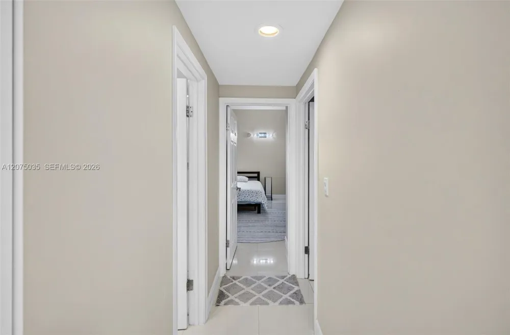 203 Poinciana Dr #103 Sunny Isles Beach, FL 33160