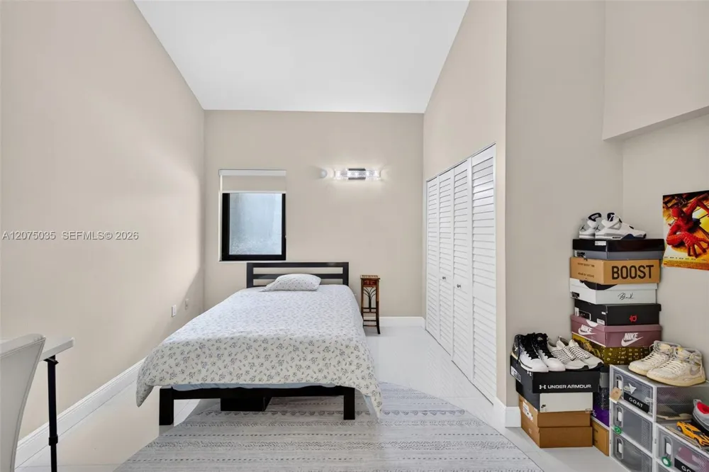 203 Poinciana Dr #103 Sunny Isles Beach, FL 33160