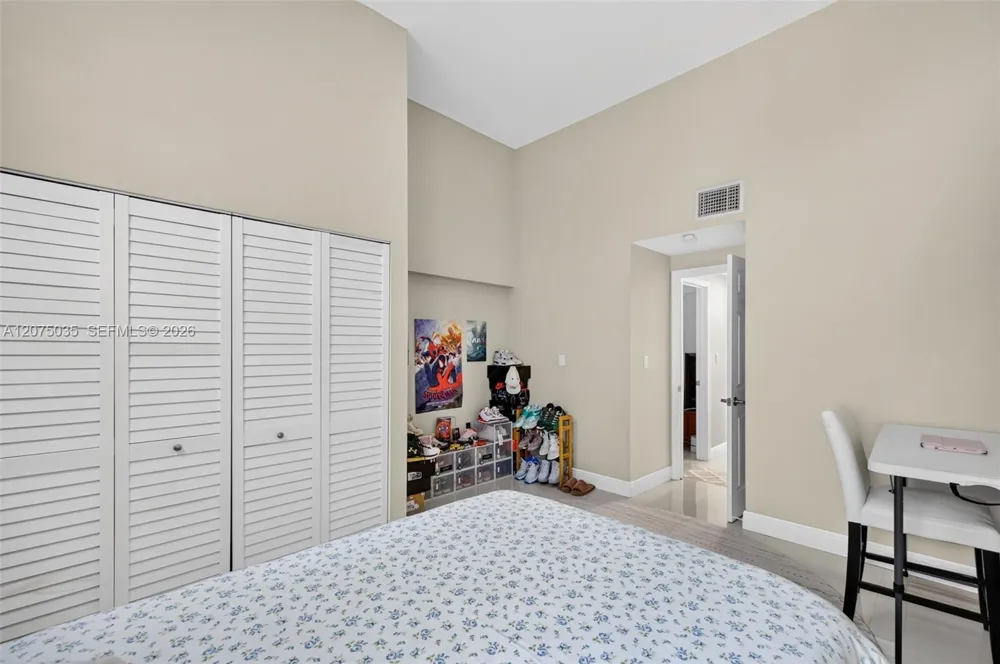 203 Poinciana Dr #103 Sunny Isles Beach, FL 33160