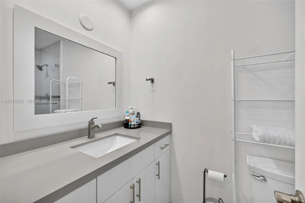 203 Poinciana Dr #103 Sunny Isles Beach, FL 33160