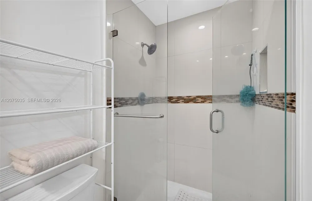 203 Poinciana Dr #103 Sunny Isles Beach, FL 33160