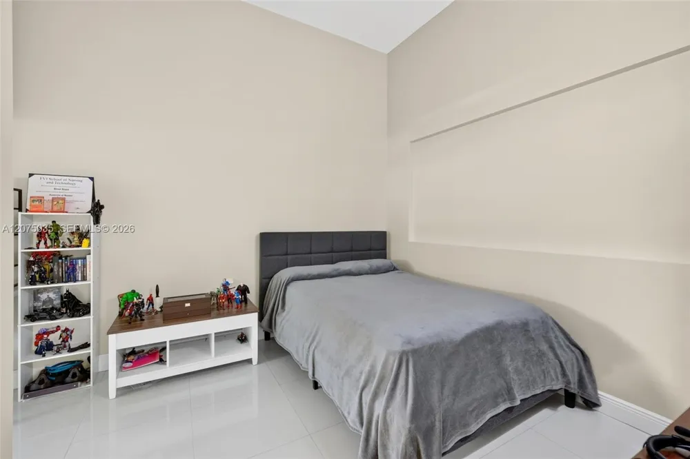 203 Poinciana Dr #103 Sunny Isles Beach, FL 33160
