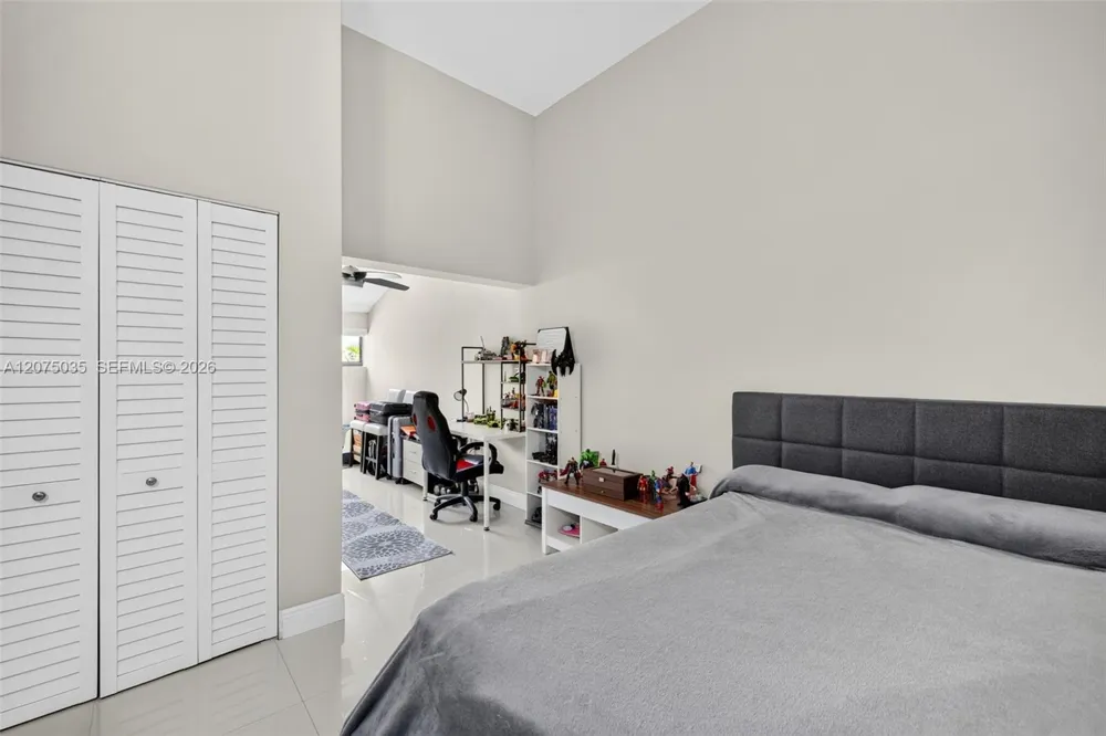 203 Poinciana Dr #103 Sunny Isles Beach, FL 33160