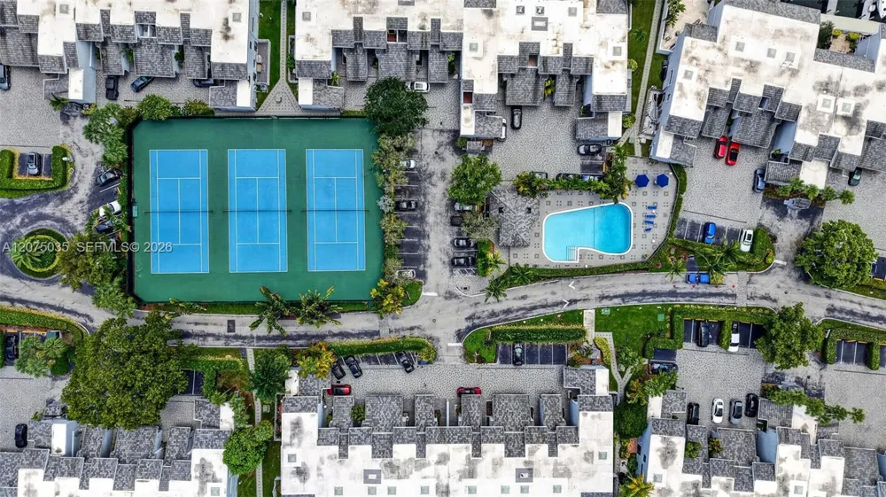 203 Poinciana Dr #103 Sunny Isles Beach, FL 33160