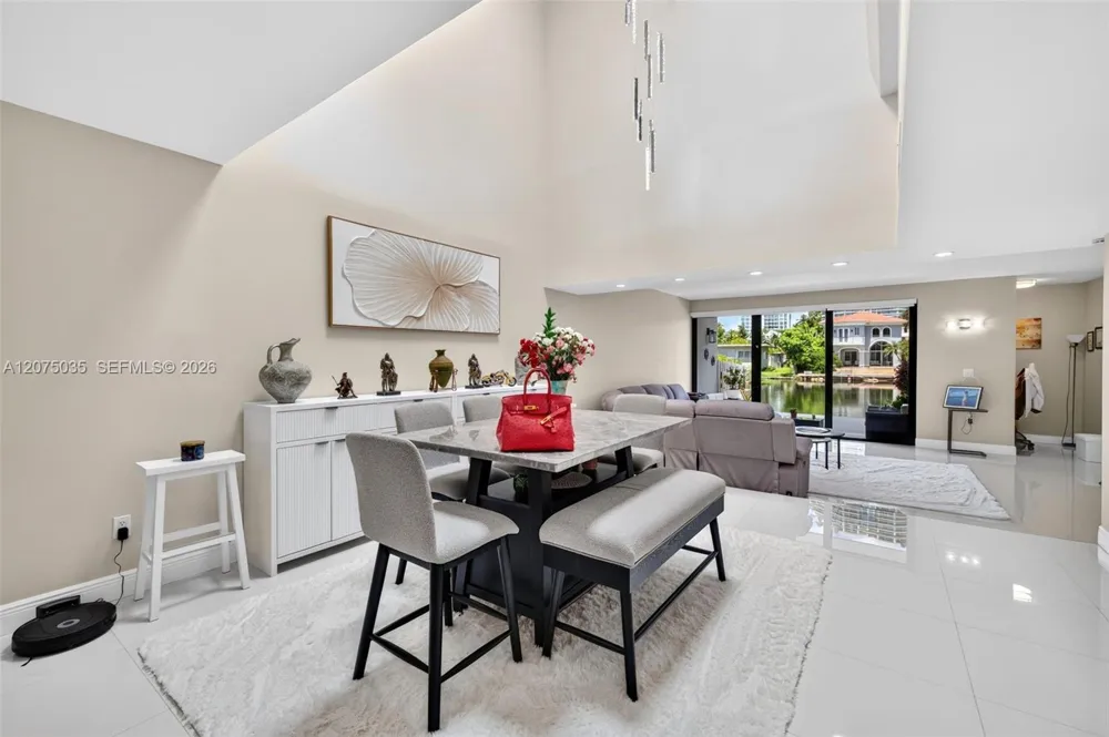 203 Poinciana Dr #103 Sunny Isles Beach, FL 33160