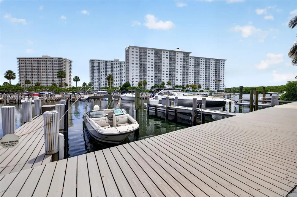 203 Poinciana Dr #103 Sunny Isles Beach, FL 33160
