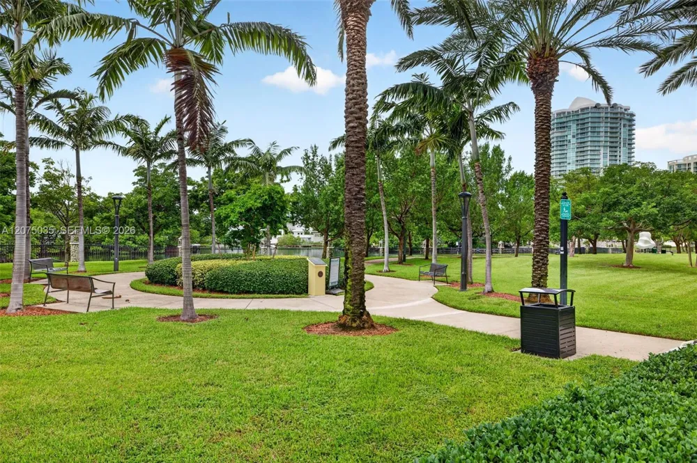 203 Poinciana Dr #103 Sunny Isles Beach, FL 33160