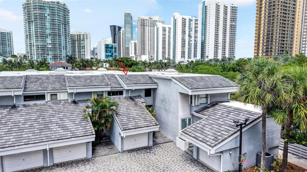 203 Poinciana Dr #103 Sunny Isles Beach, FL 33160