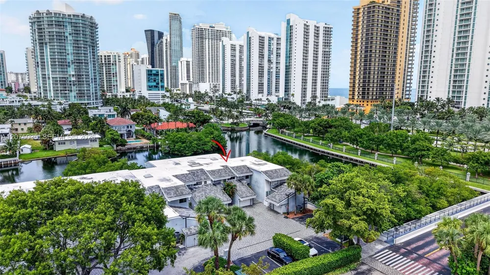 203 Poinciana Dr #103 Sunny Isles Beach, FL 33160
