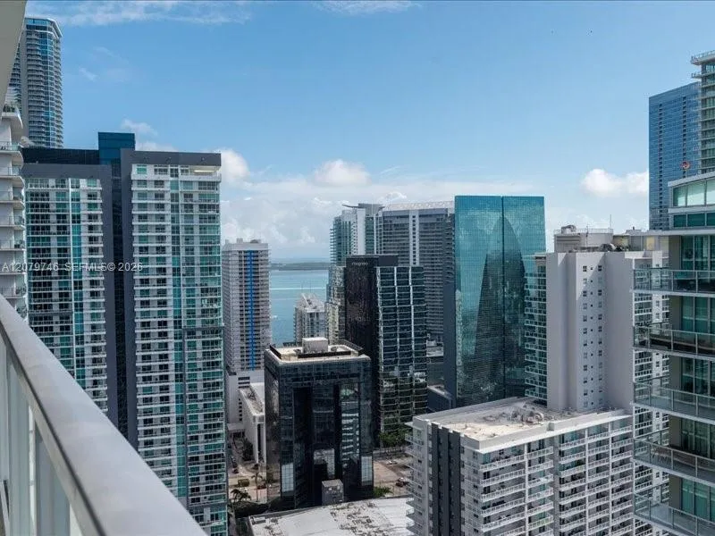 1111 SW 1st Ave #UPH4015 Miami, FL 33130