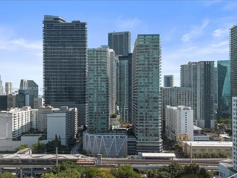 1111 SW 1st Ave #UPH4015 Miami, FL 33130