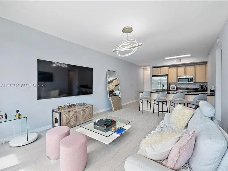1111 SW 1st Ave #UPH4015 Miami, FL 33130