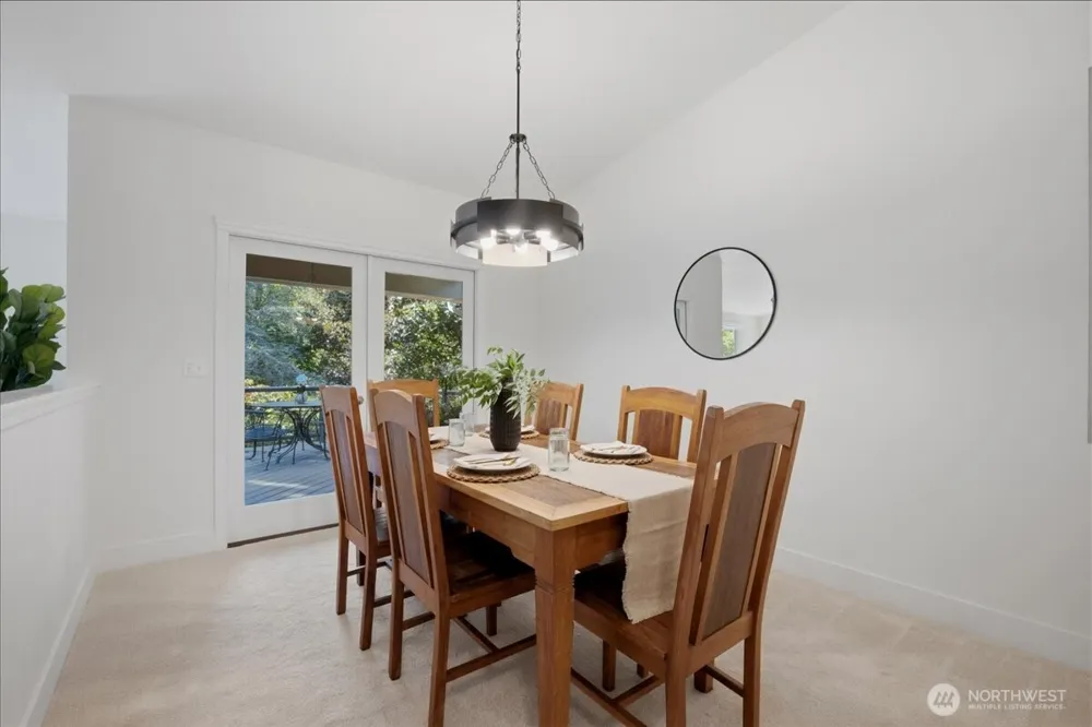 20215 41st Place NE Lake Forest Park, WA 98155