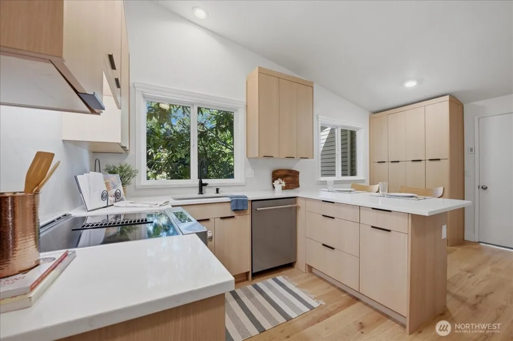 20215 41st Place NE Lake Forest Park, WA 98155