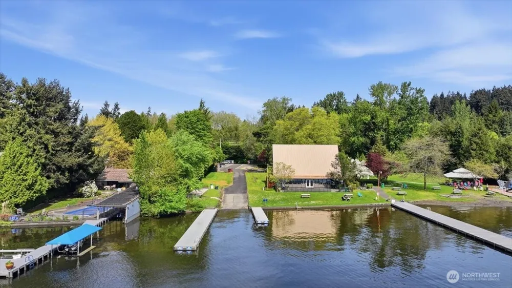 20215 41st Place NE Lake Forest Park, WA 98155