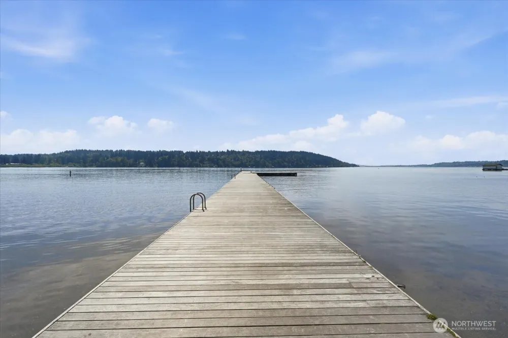 20215 41st Place NE Lake Forest Park, WA 98155