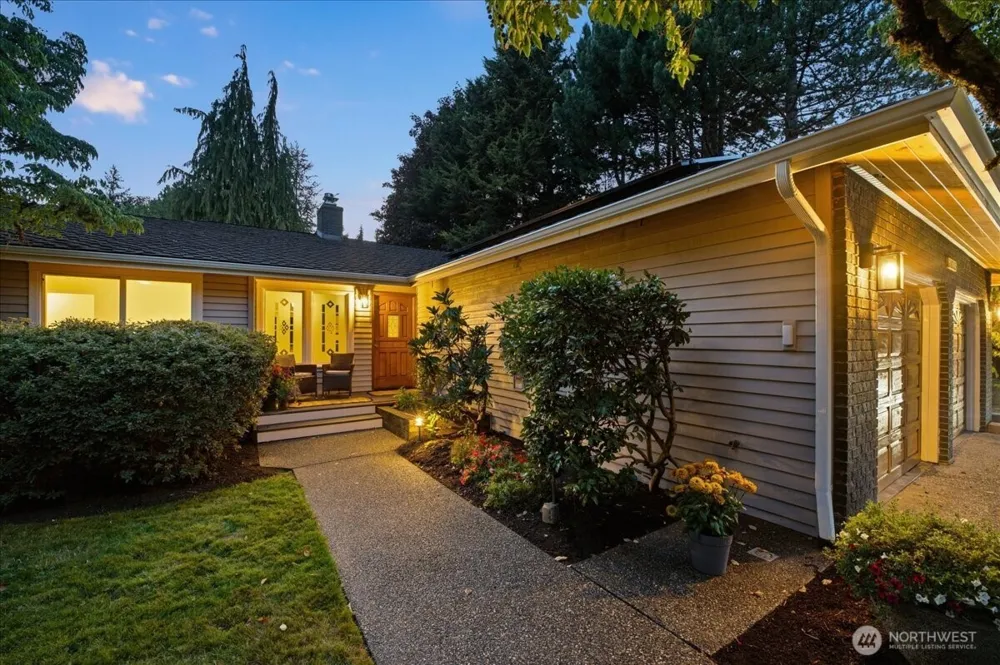 20215 41st Place NE Lake Forest Park, WA 98155
