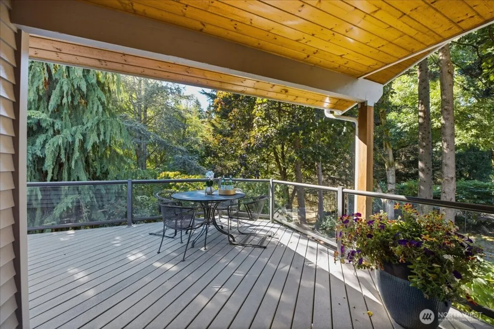 20215 41st Place NE Lake Forest Park, WA 98155