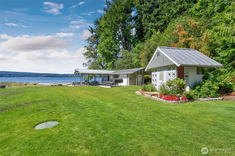 2136 NW Clinton Avenue Poulsbo, WA 98370