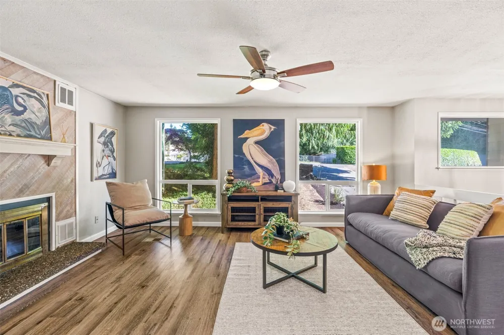 2136 NW Clinton Avenue Poulsbo, WA 98370