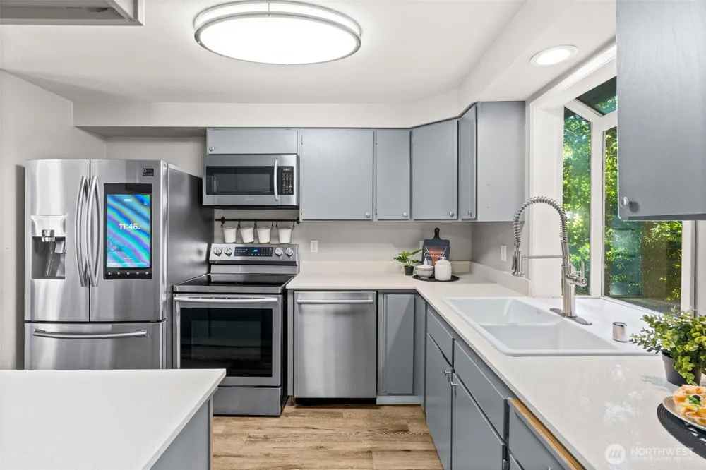 2136 NW Clinton Avenue Poulsbo, WA 98370
