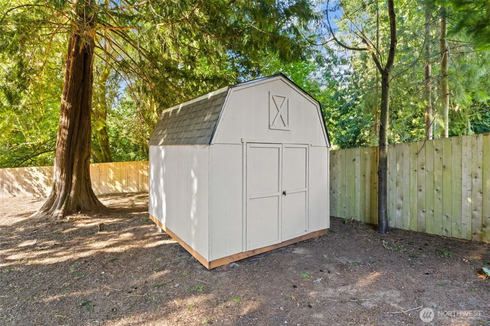 2136 NW Clinton Avenue Poulsbo, WA 98370