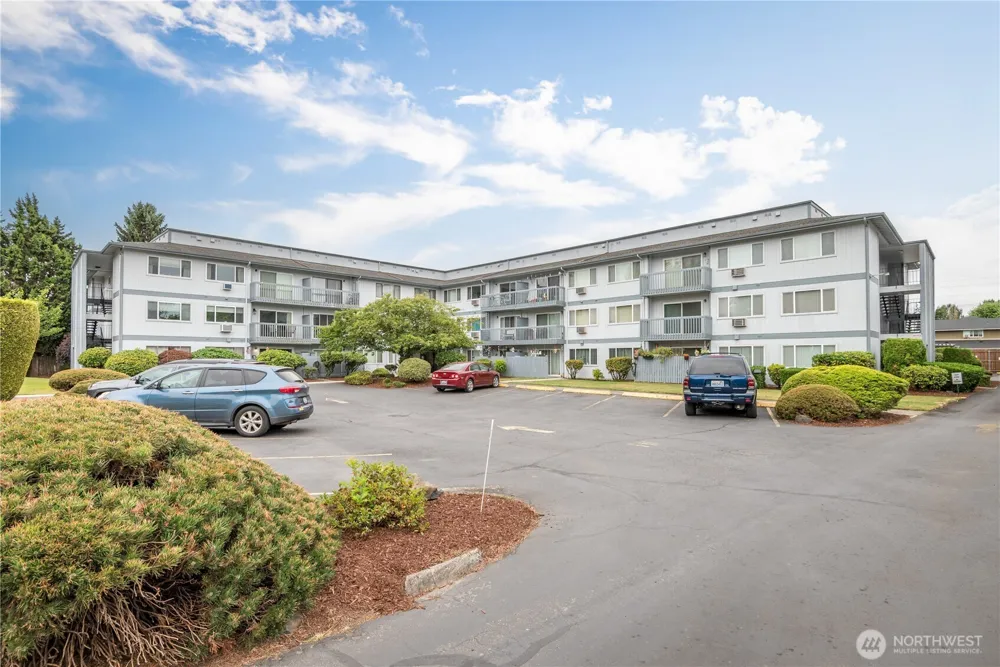 2005 Tibbetts Drive #201 Longview, WA 98632