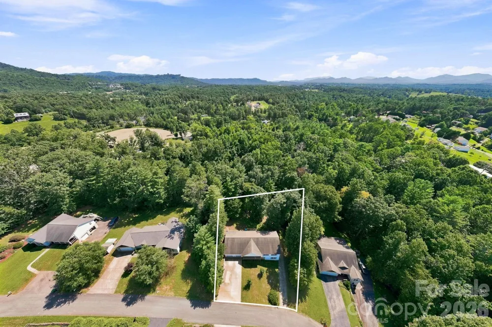 62 Chickwood Trail Weaverville, NC 28787
