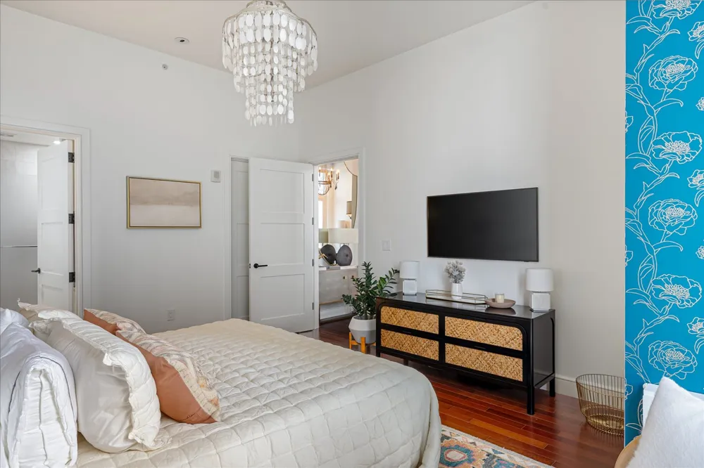 98 San Jacinto Boulevard #1305 Austin, TX 78701