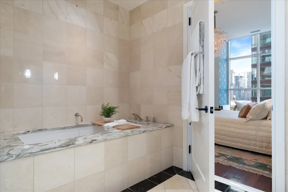 98 San Jacinto Boulevard #1305 Austin, TX 78701