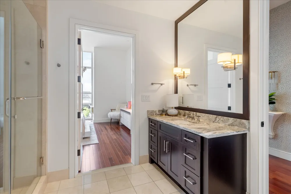 98 San Jacinto Boulevard #1305 Austin, TX 78701