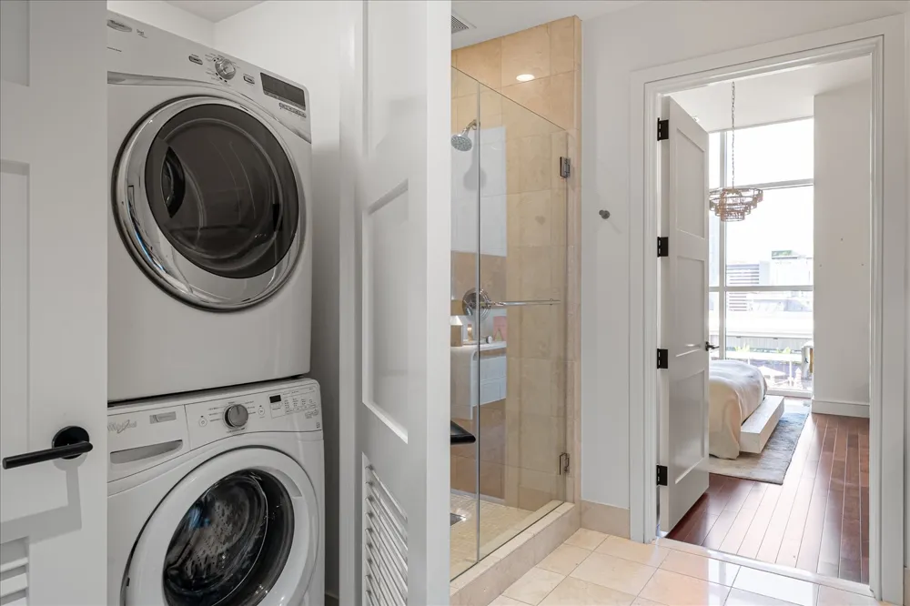 98 San Jacinto Boulevard #1305 Austin, TX 78701