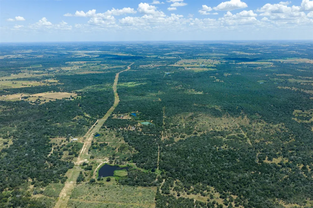 4242 FM 1680 Waelder, TX 78959