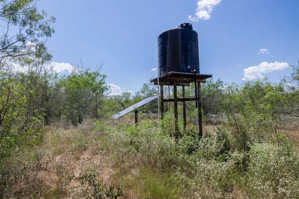 4242 FM 1680 Waelder, TX 78959
