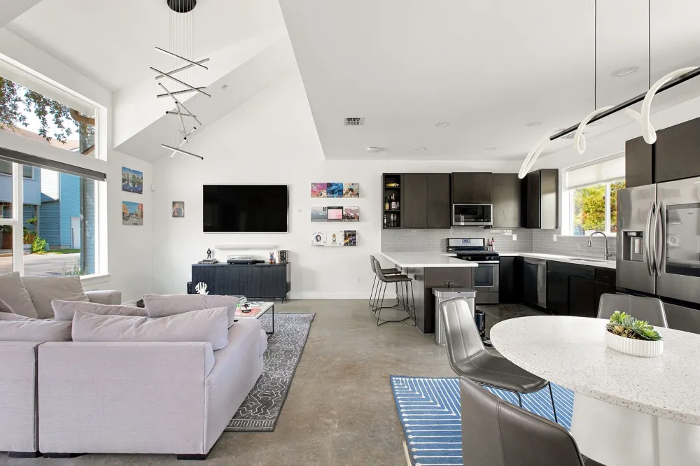 301 W Stassney Lane #5 Austin, TX 78745