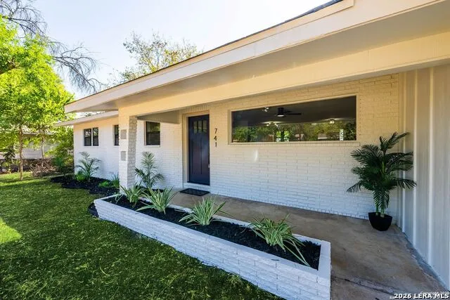 741 PERRYMAN ST New Braunfels, TX 78130