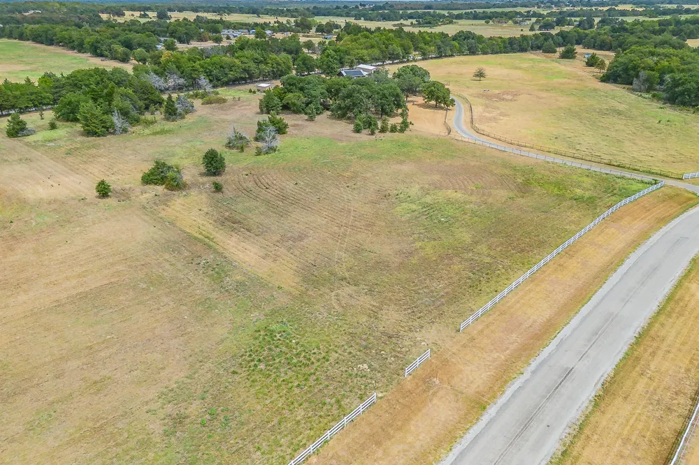 335 County Road 1264 Whitesboro, TX 76273