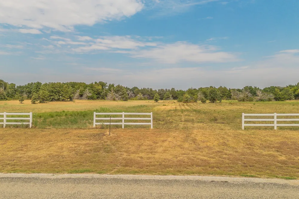 335 County Road 1264 Whitesboro, TX 76273