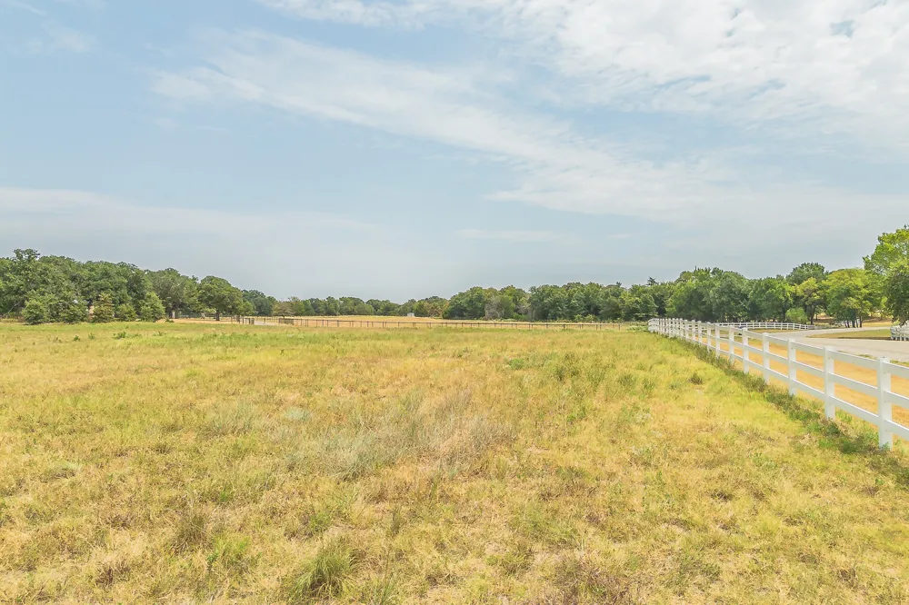 335 County Road 1264 Whitesboro, TX 76273