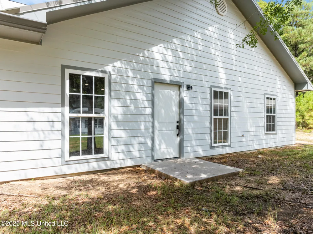 1631 NW Fairman Lane Brookhaven, MS 39601