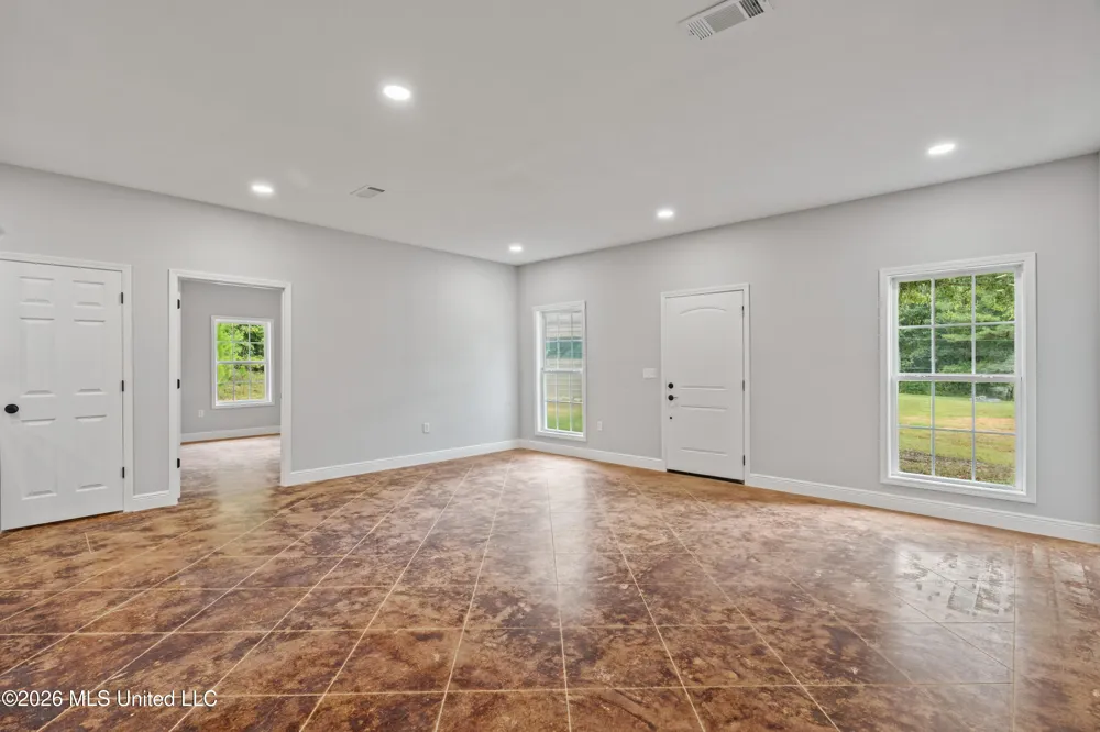 1631 NW Fairman Lane Brookhaven, MS 39601