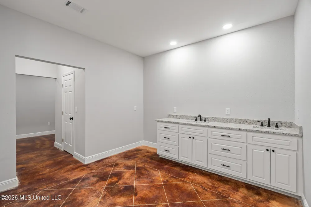 1631 NW Fairman Lane Brookhaven, MS 39601