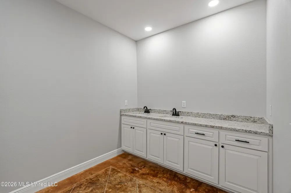 1631 NW Fairman Lane Brookhaven, MS 39601