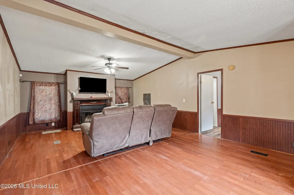 1631 NW Fairman Lane Brookhaven, MS 39601
