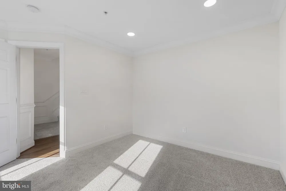1256 DOCKSIDE CIRCLE Baltimore, MD 21224