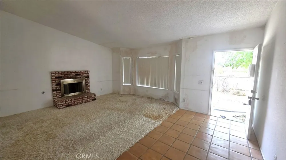 36841 96th E Littlerock, CA 93543