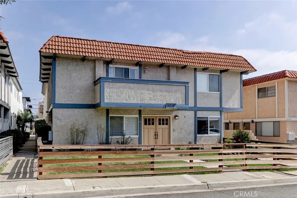 2219 Curtis #C Redondo Beach, CA 90278